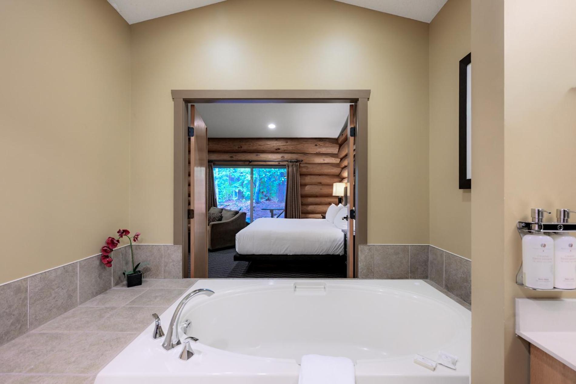 Studio Spa Bath